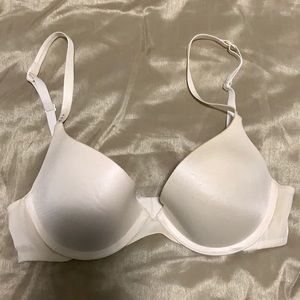 Victoria’s Secret women’s bra